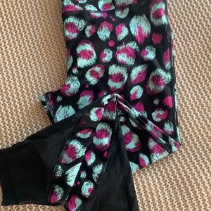 UNDER ARMOUR youth leggings size xl/16